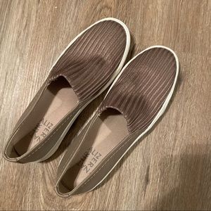 NWT Naturalizer Brown Golden Flats